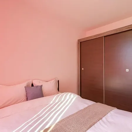 Stylish Black Sea 2 Apartman